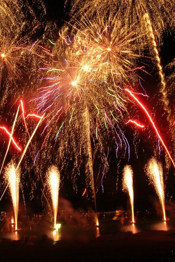 Feu d'artifice doré